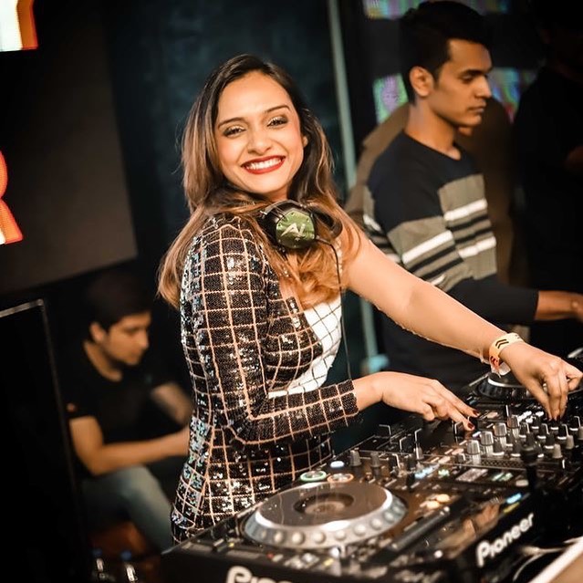 DJ Paroma at wavefest-23. wet n joy Lonavala